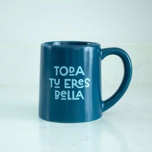 Toda Tu Eres Bella 14 oz Blue Mug